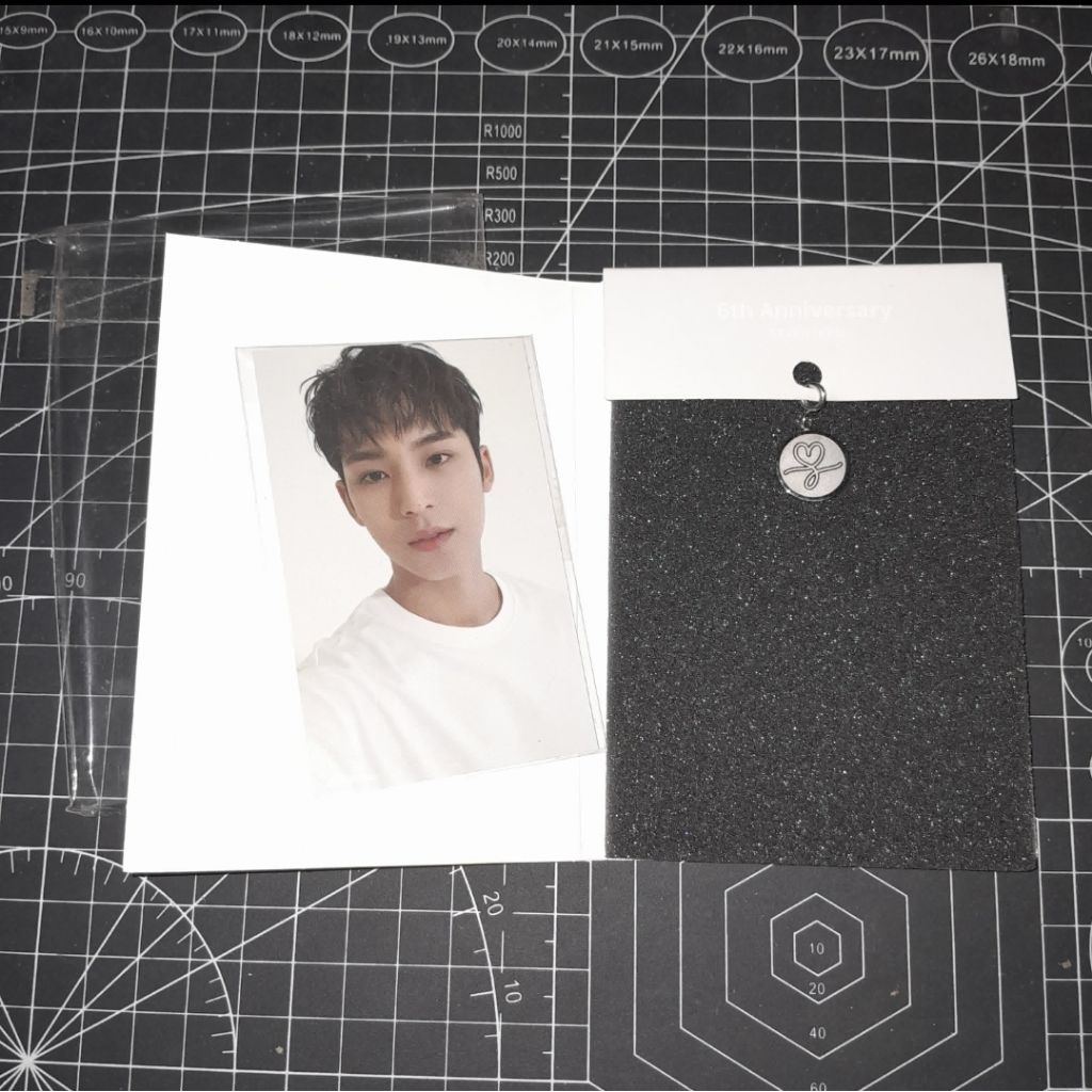 Seventeen Official Mingyu Pendant Anniversary 6th