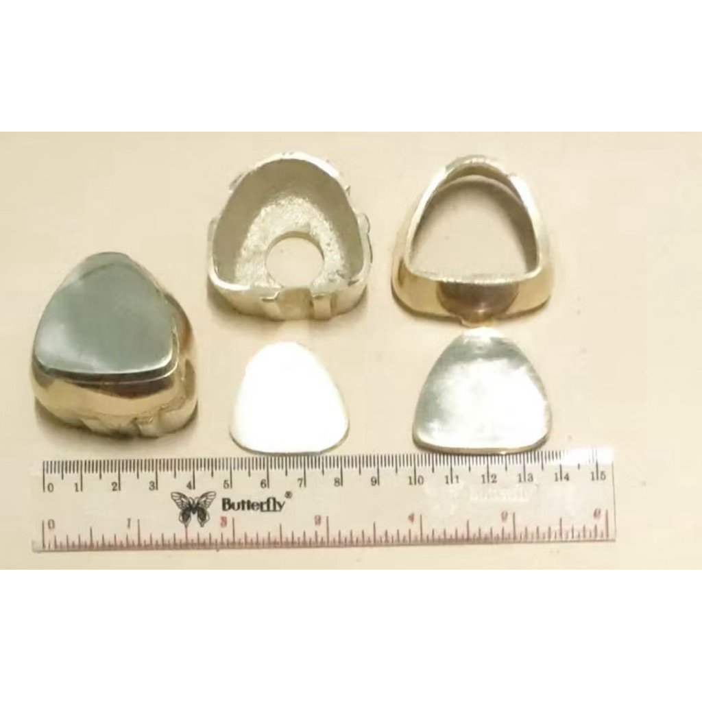 Kuvet kuningan kecil