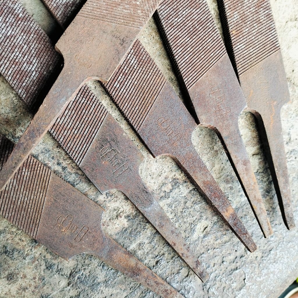 kikir bekas 12"inch bahan bilah pande besi cap gambar BAUT