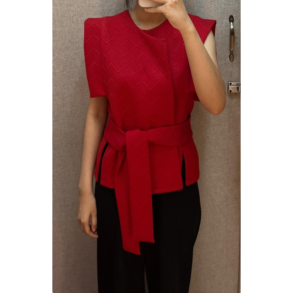 PRELOVED - WEARING INS RED TOP