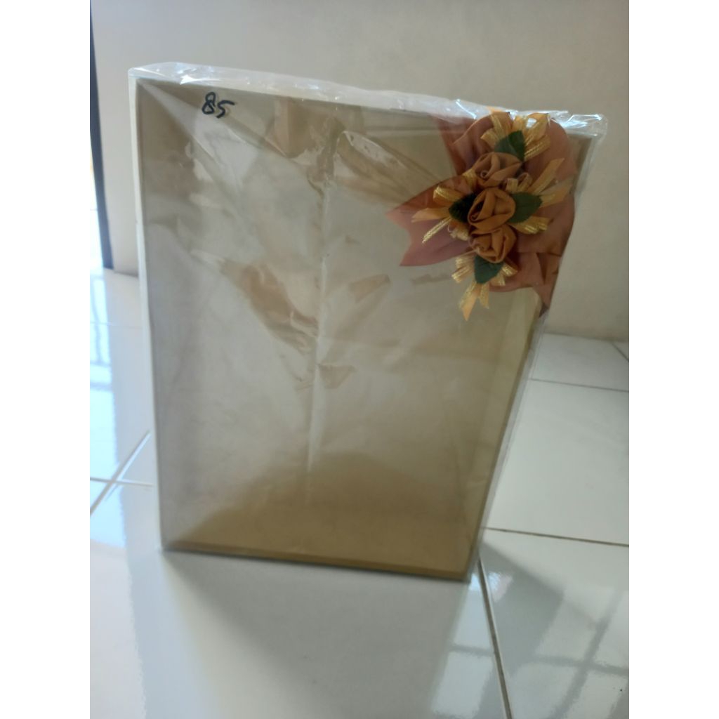 

Box kue press mika coklat 40 x 30 x 8 cm