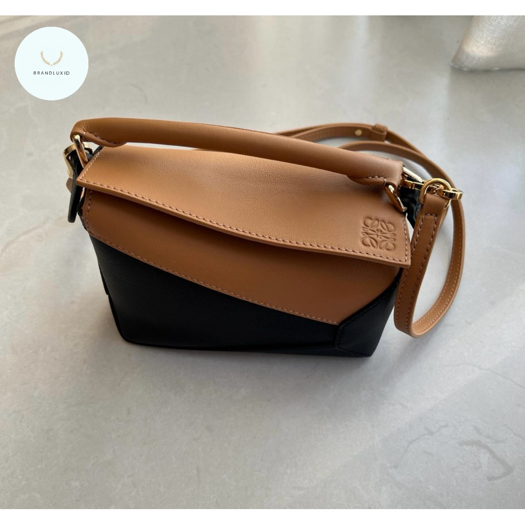 Loewe mini puzzle edge bag in bicolor warm dessert black grained calfskin