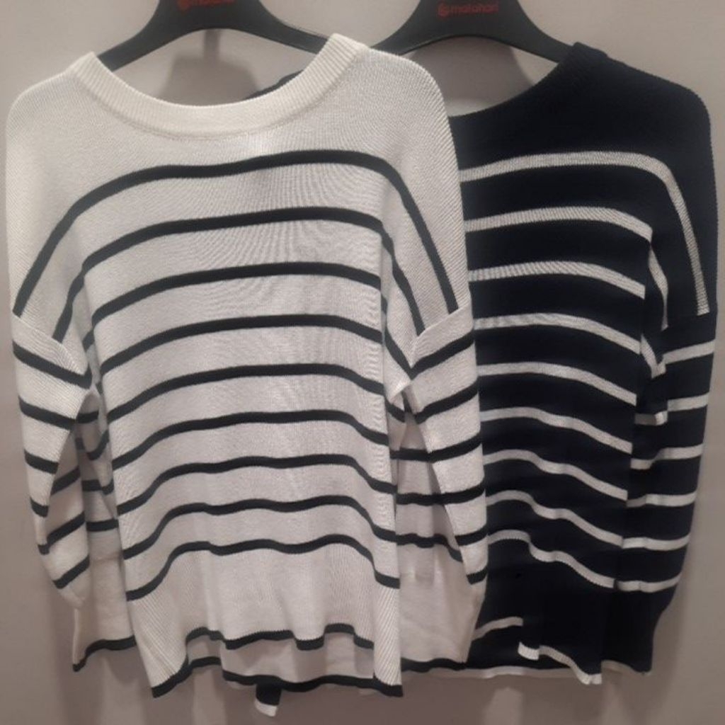 atasan wanita sweater hangat batwing oversize rajut premium motif garis