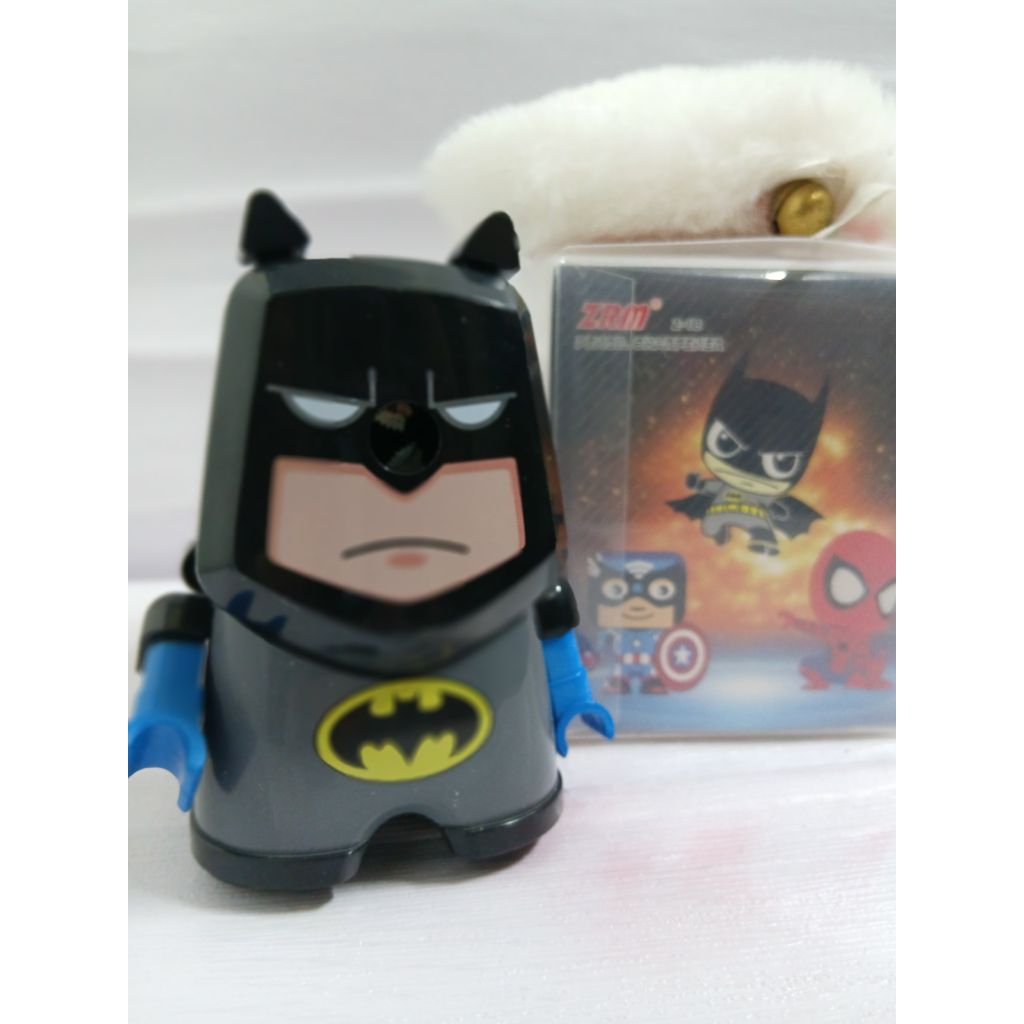 

SERUTAN PENSIL KAYU PUTAR KARAKTER SUPER HERO BATMAN DARI ZRM Z-1B