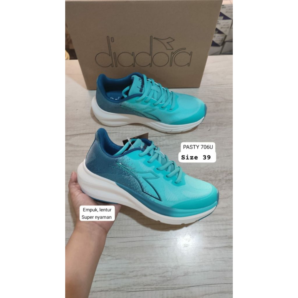 New Arrival Sepatu Cewek Olahraga Diadora Best Seller
