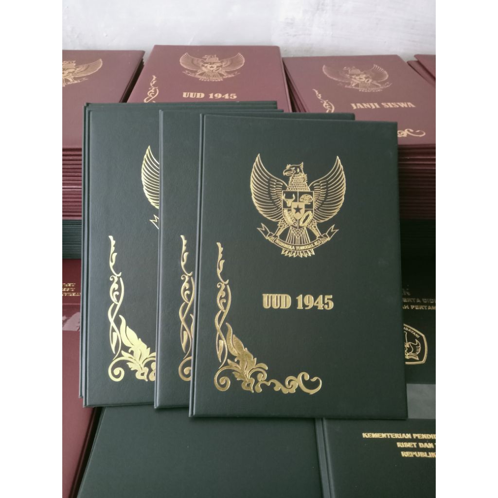 

Map Upacara || Sampul Upacara. 1 Set (Isi 5pcs)