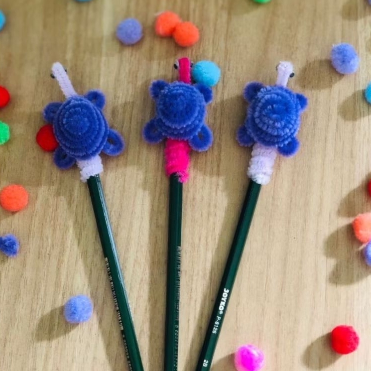 

Pensil custom model kura-kura