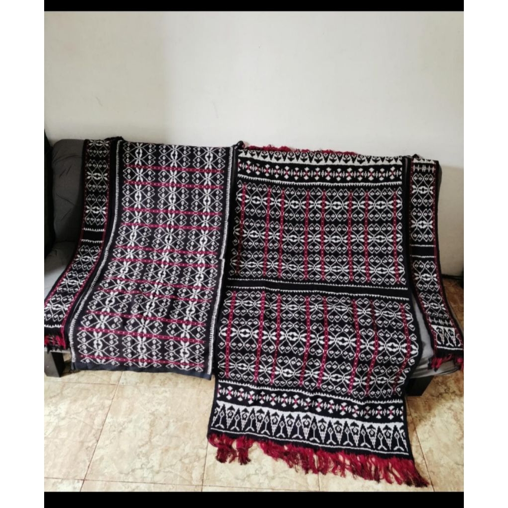 KAIN ADAT KHAS DAERAH ROTE NTT