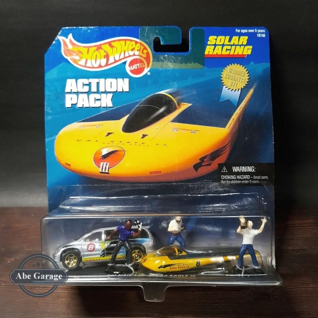 Hot Wheels Solar Racing Action Pack with figure solar racing