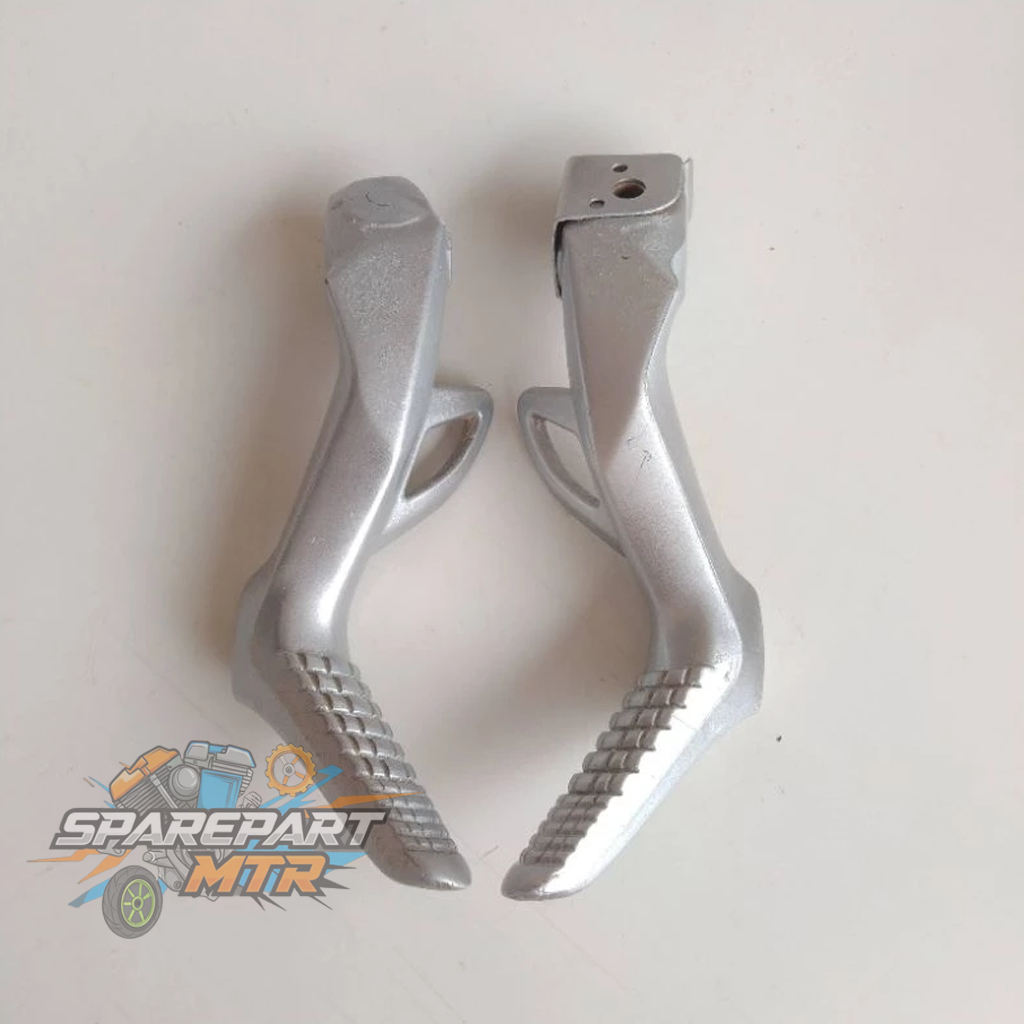 STEP BELAKANG SKYDRIVE 125 ORIGINAL COPOTAN FOOTSTEP BELAKANG SKYDRIVE