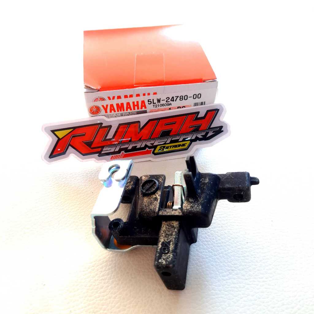 ENGSEL KUNCI JOK ASSY NOUVO Z LELE ORIGINAL YAMAHA 5LW 24780 00