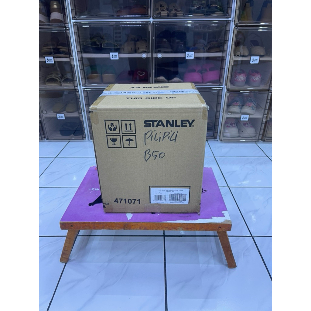 

Kardus 25 cm x 25 cm x 29 cm (400) Bekas Stanley Double Wall