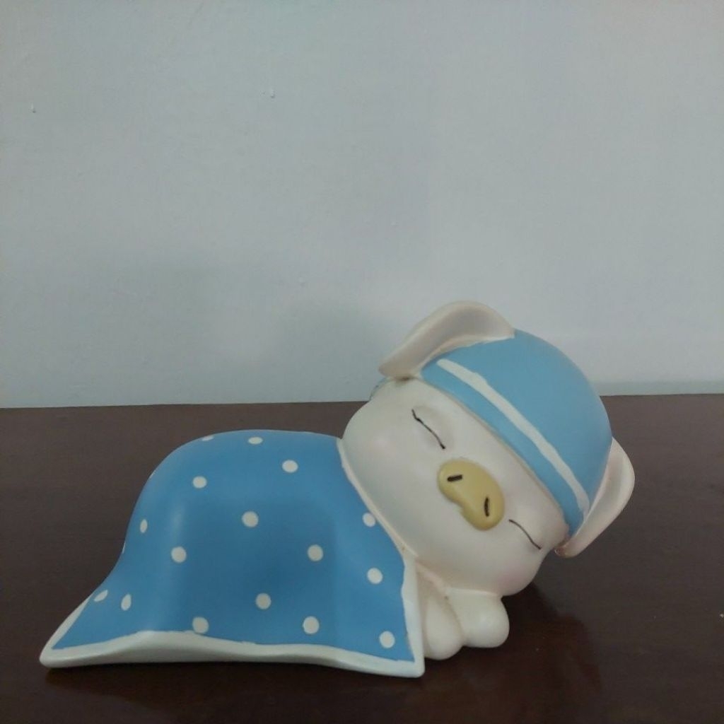 pajangan resin baby pig warna biru
