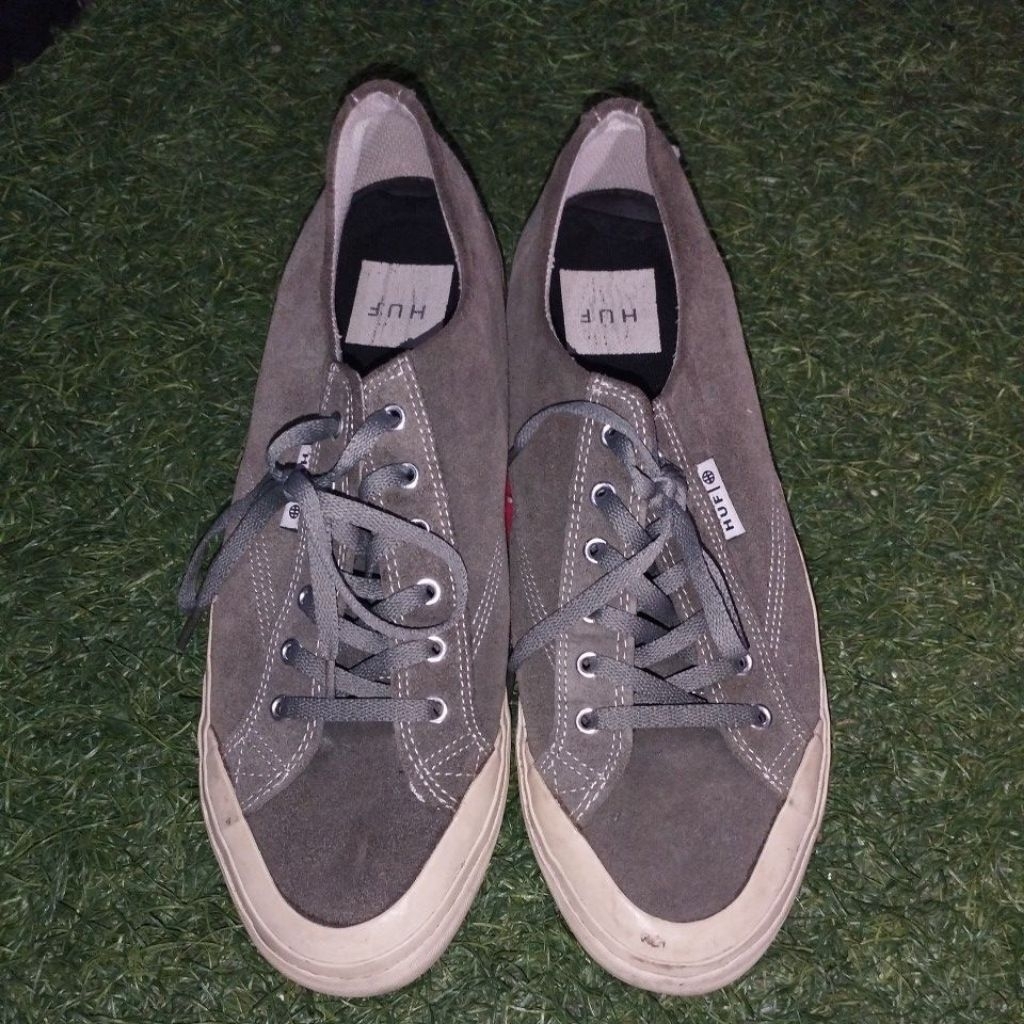 sepatu huf