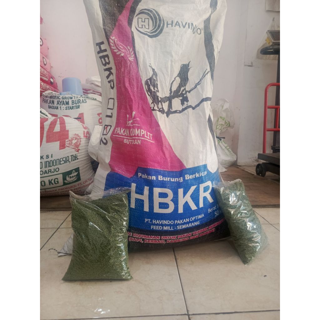 ( 1 Kg ) VOER BURUNG HIJAU dan KUNING.  .HBKR.