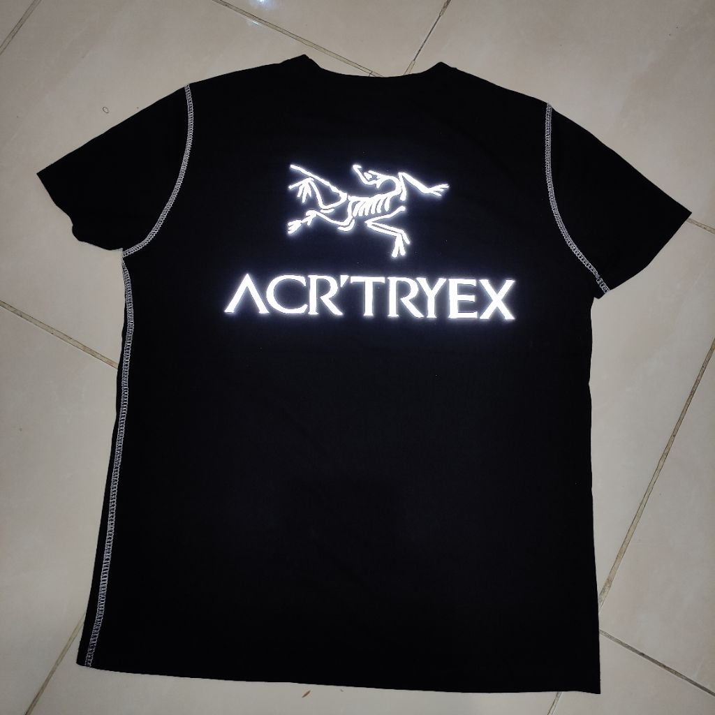 Kaos Jersey Baselayer Acrtryex Cicak Purba Big Logo Reflective Reflektif Black Size S Not Arcteryx, 