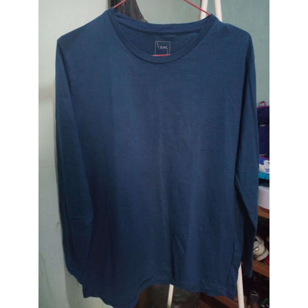 Preloved Atasan Baju Wanita kaos Lengan Panjang size XL warna Navy Merk T Zone
