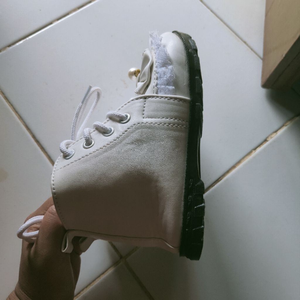 PRELOVED SEPATU BOOT ANAK SIZE 30