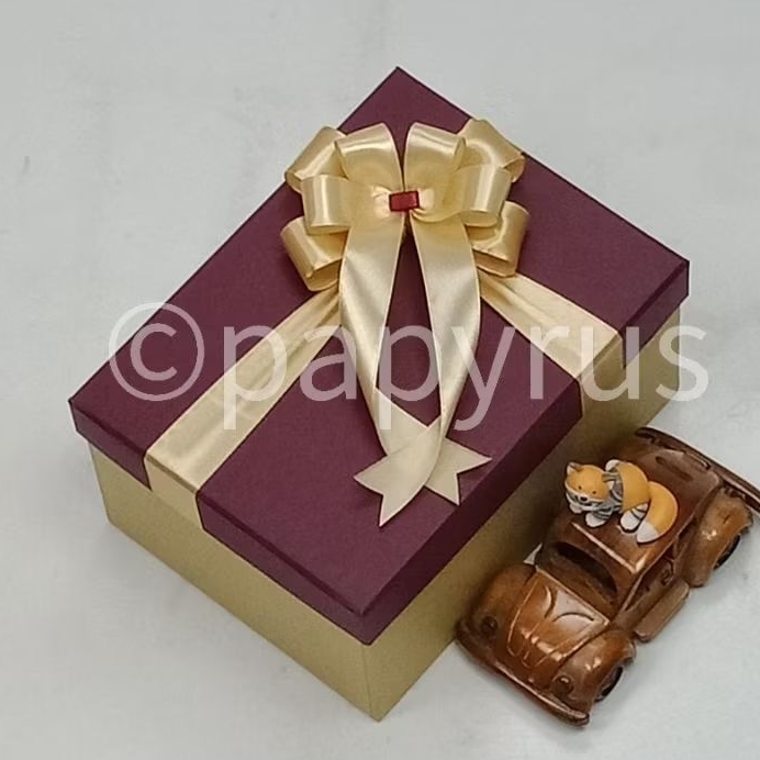 

PAPYRUS Kombinasi 15x20 Tinggi 10cm Kotak Kado Gift Box Hardbox Hampers V1