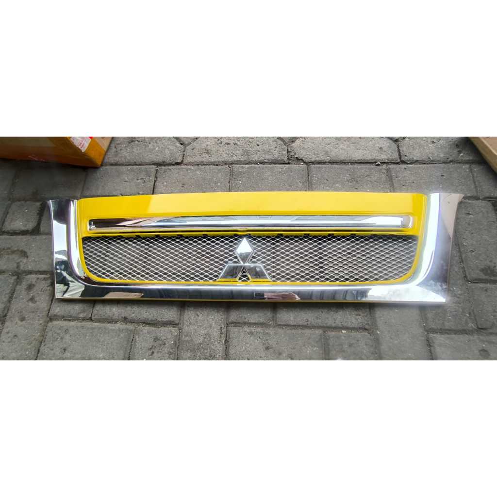 Grill Mobil Truk Canter Warna Lis Chrome