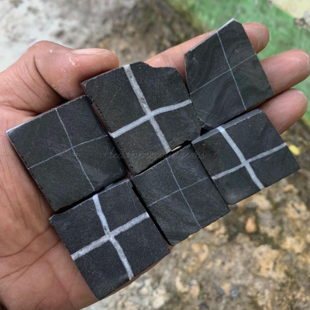 batu jasper bermotif tapak jalak asli natural 100% tembus senter / batu tapak jalak / bahan batu tap
