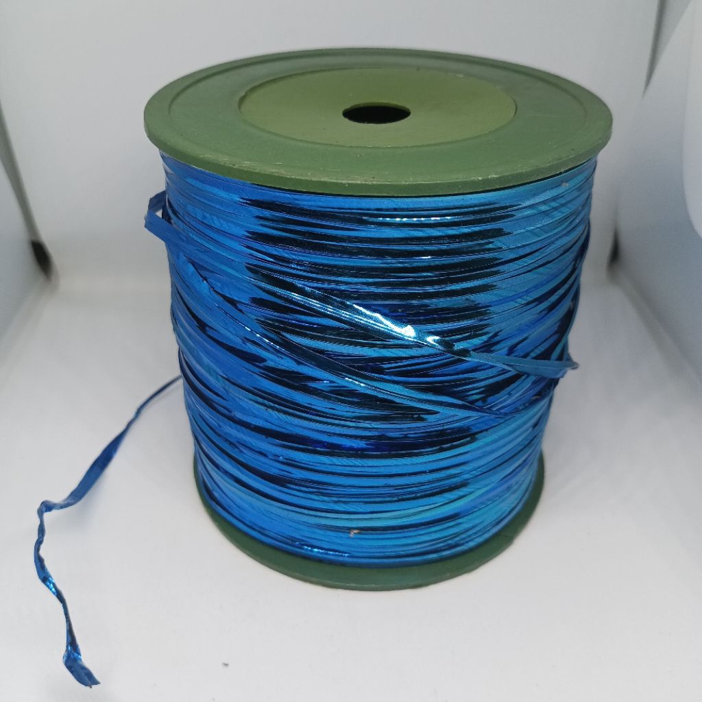 

Kawat Lilit Elastis Biru / Kawat Elastis Hampers Buket Dekorasi Per Meter