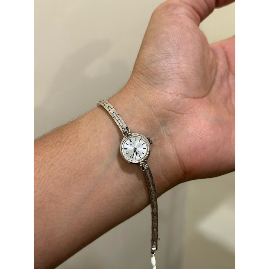 Jam Tangan vintage wanita seiko 11-0440 silver