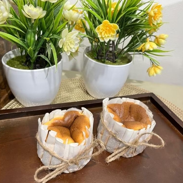 

Annisa Bakery / Burnt CheeseCake ( Diameter 8cm )