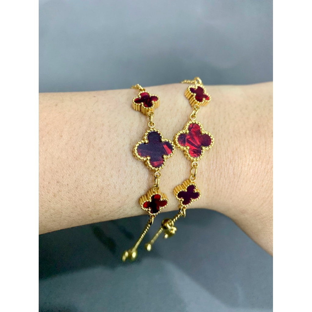 gelang clover mata merah