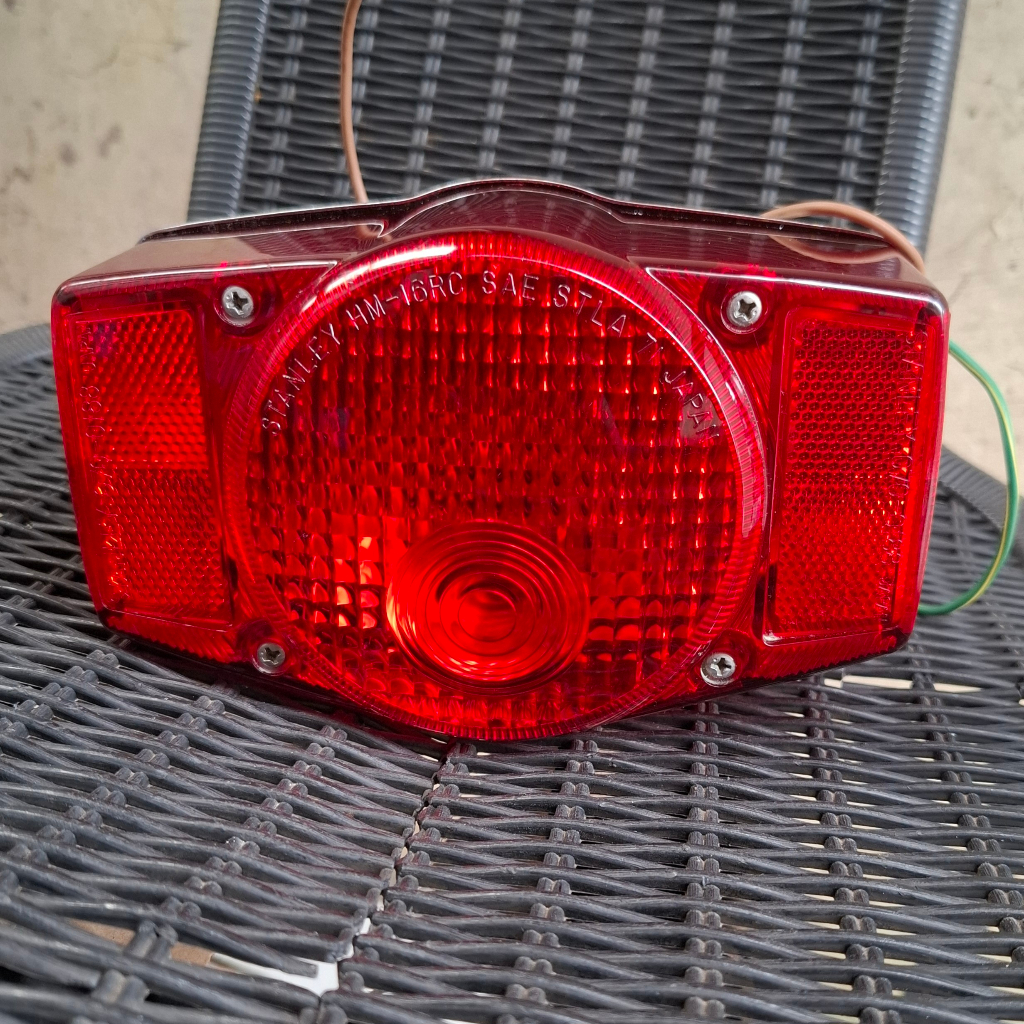 Lampu belakang cb 200 cb 175 twin original stanley japan(baru stok lama)