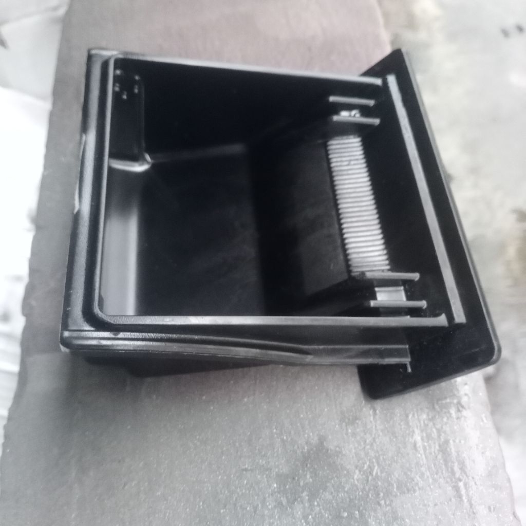 Tutup Laci Asbak Toyota Kijang Kapsul LGX Krista Original