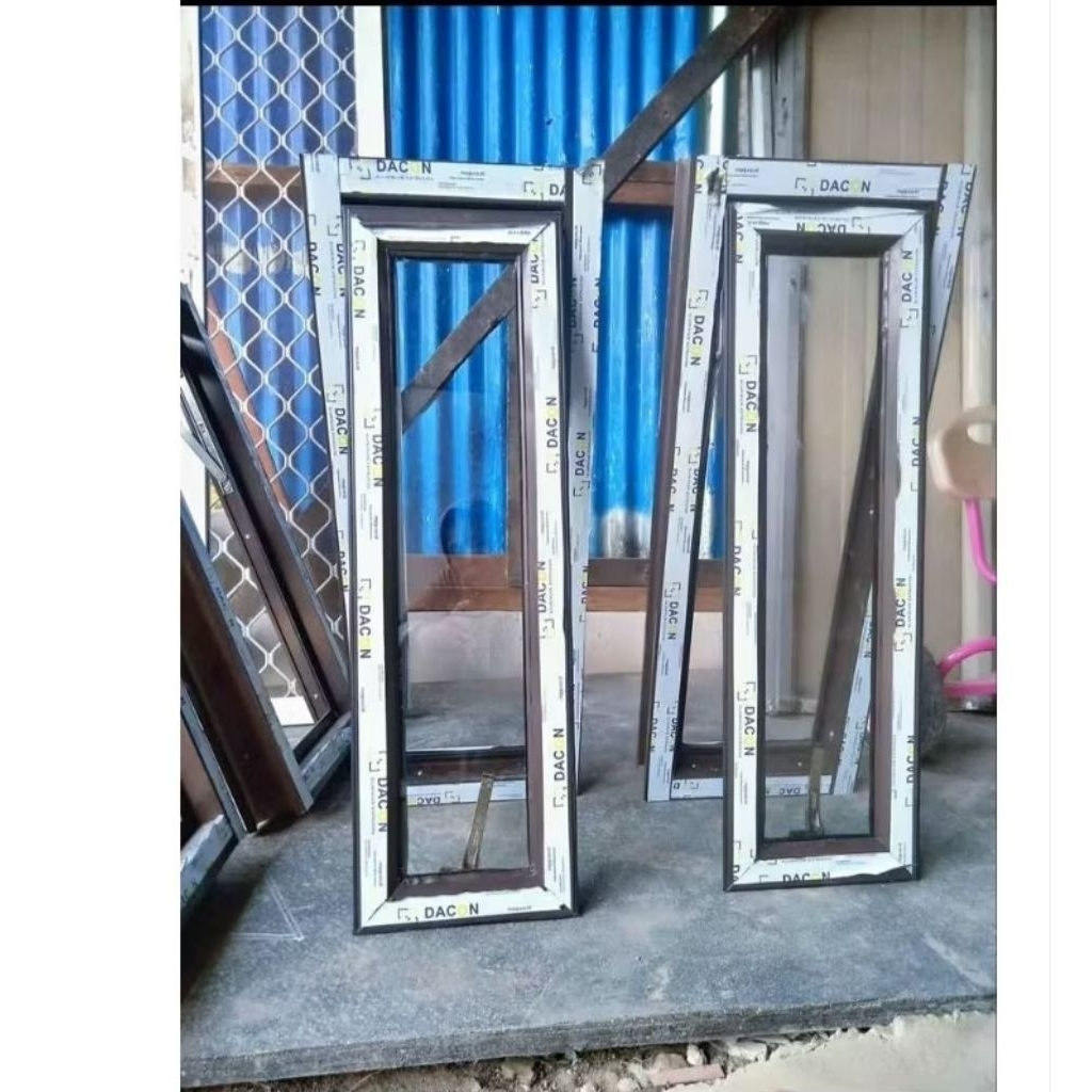 jendela aluminium dengan ukuran T 120 x L 30 free Peking kayu