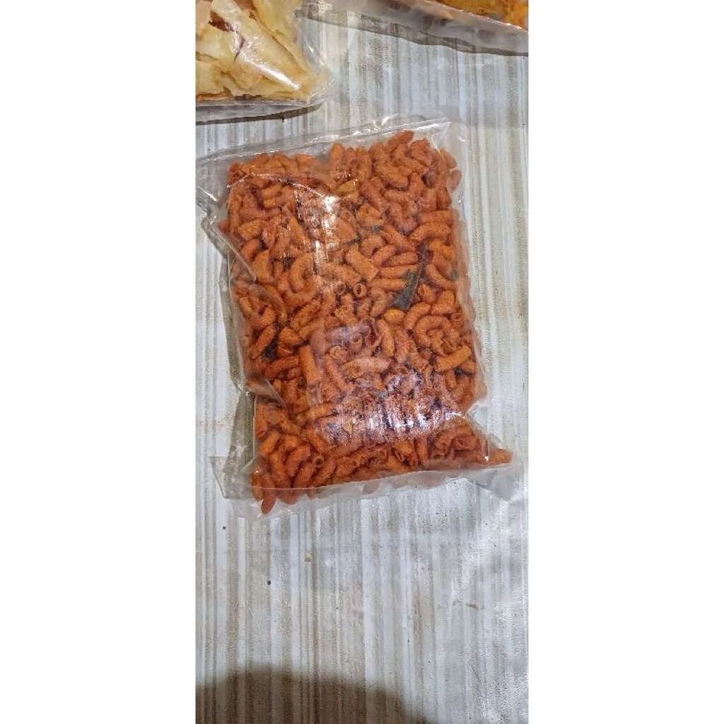 

Makaroni cikruh / makaroni kriuk viral pedas daun jeruk kemasan 250 gram seblak kering pedas gurih khas Bandung