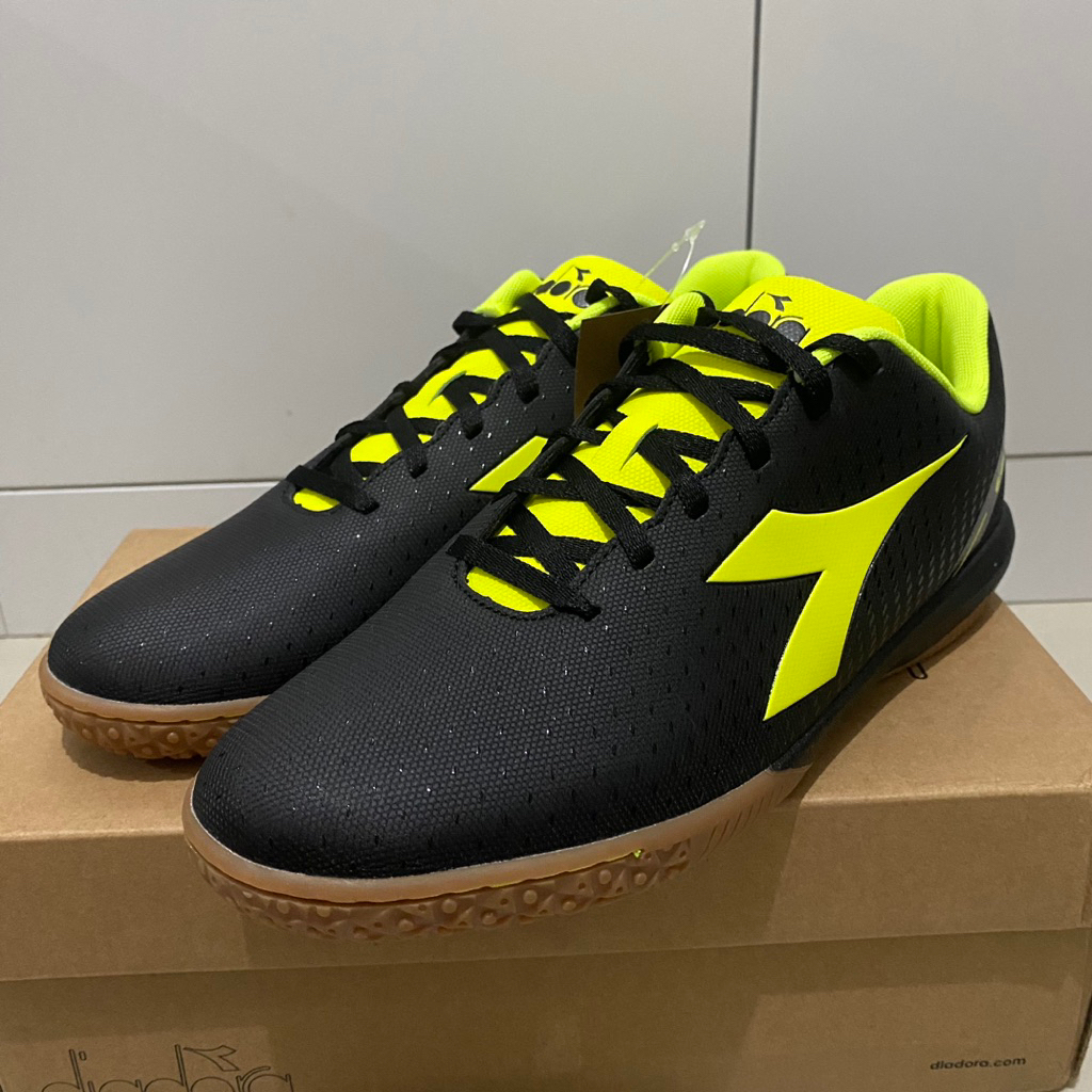 SEPATU FUTSAL DIADORA BLACK ORIGINAL UNISEX