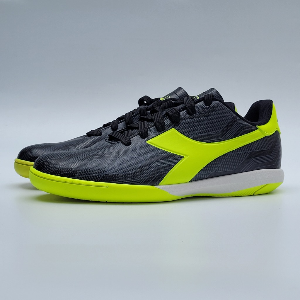 Sepatu Futsal Diadora Harder Original 100% Ori Black Hitam BNIB Indoor Football Soccer