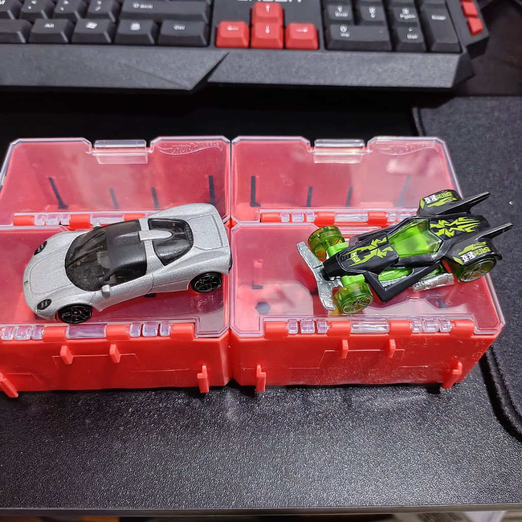 Hotwheels Gordon Murray + Rd06 netflix (include garage)