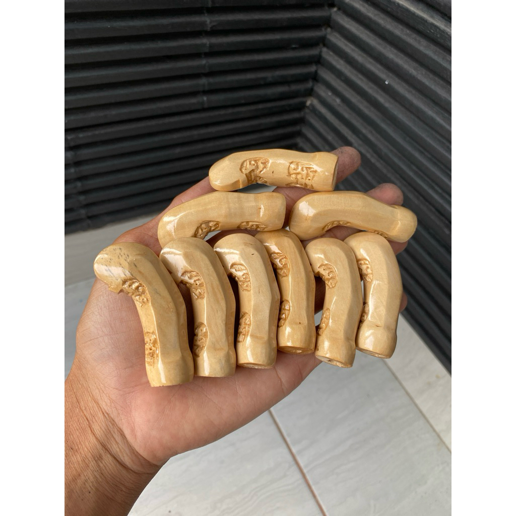 deder solo kayu cendana jawa patrem