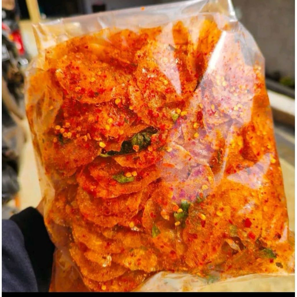 

Kripik kaca / kripca / beledag pedas daun jeruk kemasan 500 gram cemilan kripik pedas gurih khas Bandung