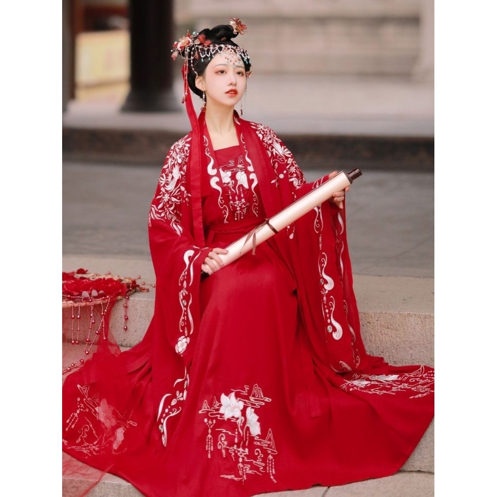 Hanfu Tradisional Merah motif Titik Air