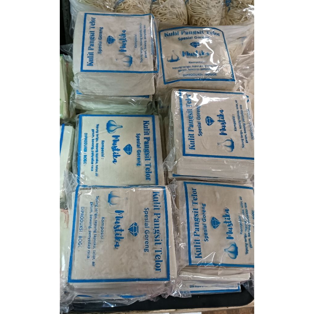 

Mustika Mie Ayam Keriting Dan Pangsit Goreng 500grm Zabir Frozen Food