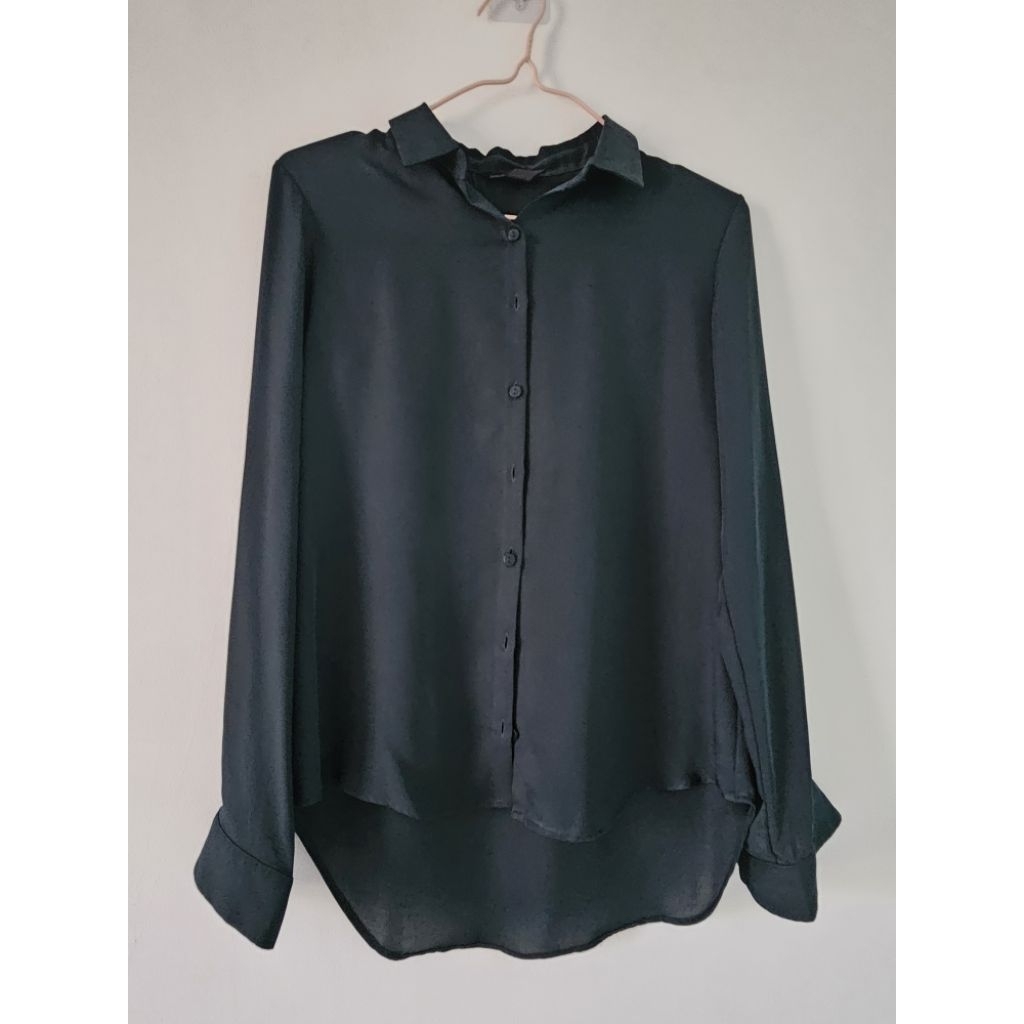 Preloved...!!! Kemeja H*M Wanita Satin Warna Army
