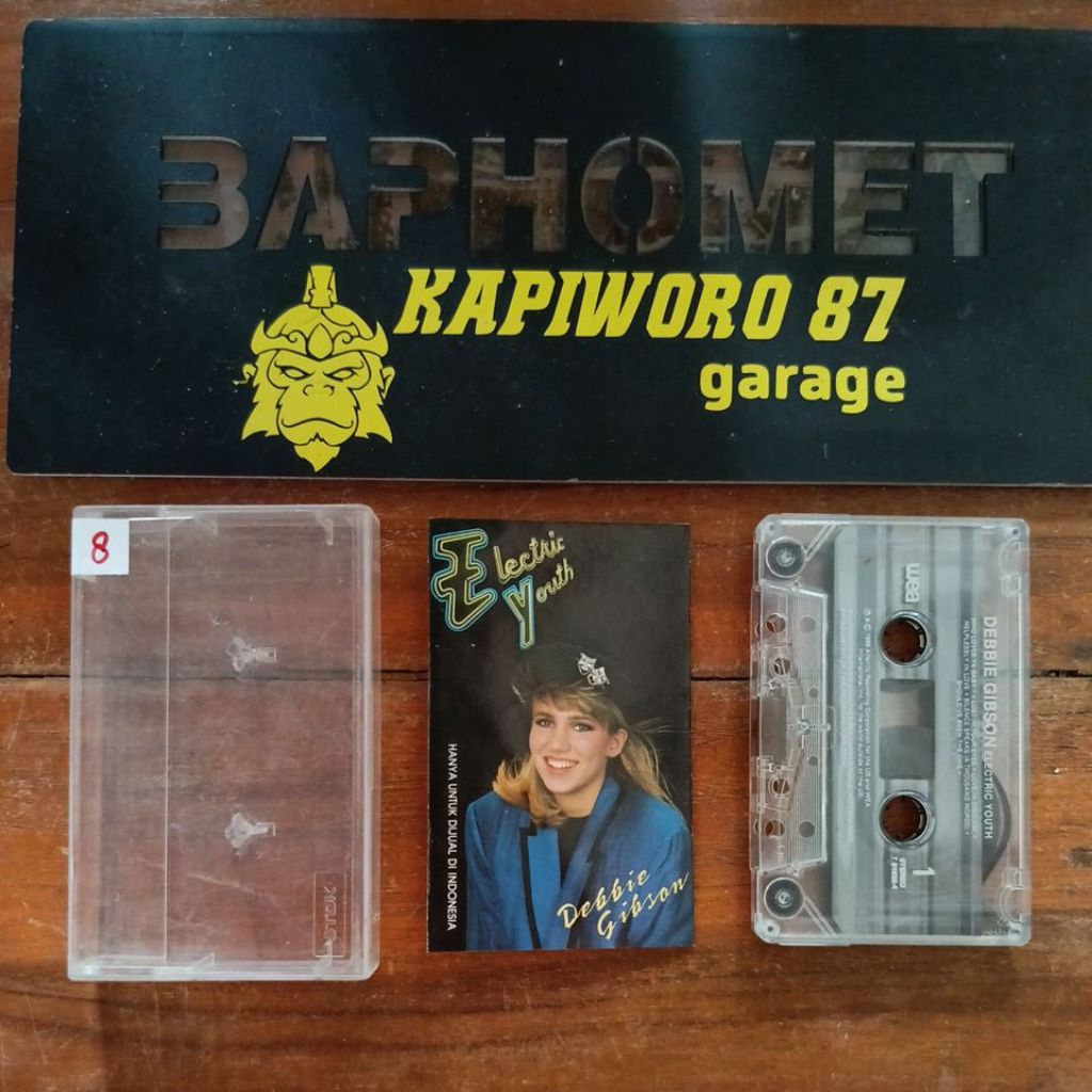 kaset pita,, DEBBIE GIBSON ELECTRIC YOUTH