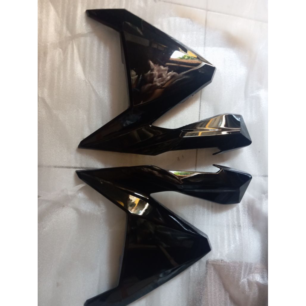 sayap tebeng depan vario 125 led old