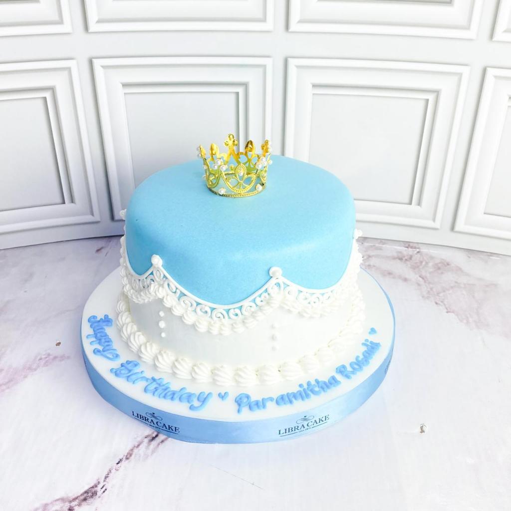 

Kue Ulang Tahun/Birthday Cake/Kue Ultah tema Mahkota/Mahkota Cake