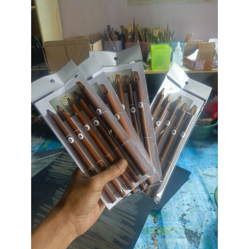 

kalam handam kaligrafi sudah di raut