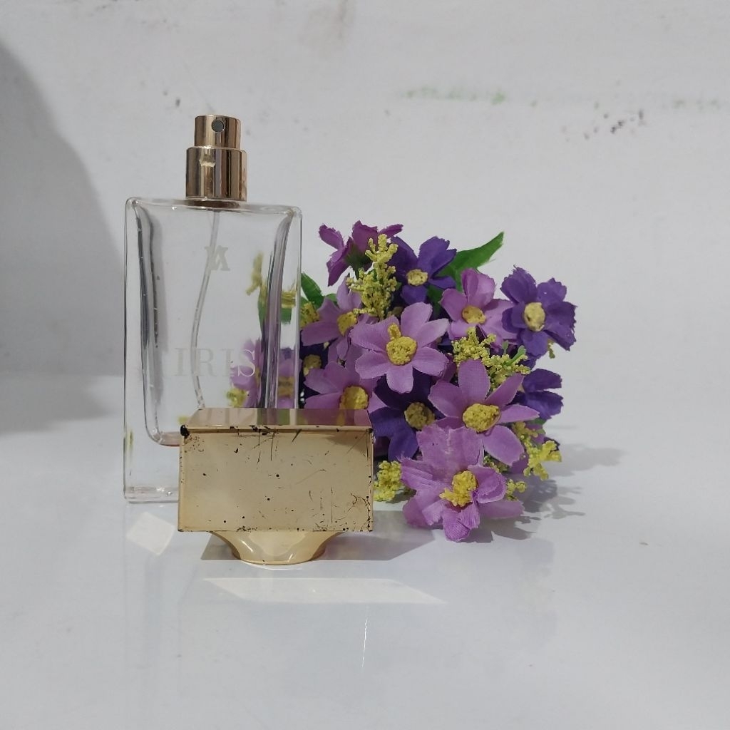Iris botol bekas kosong parfum