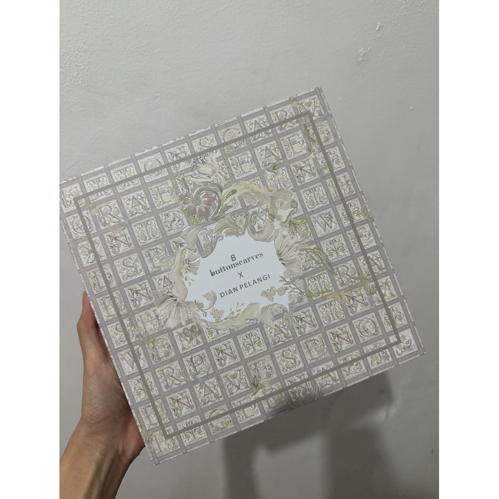 Buttonscarves X Dian pelangi