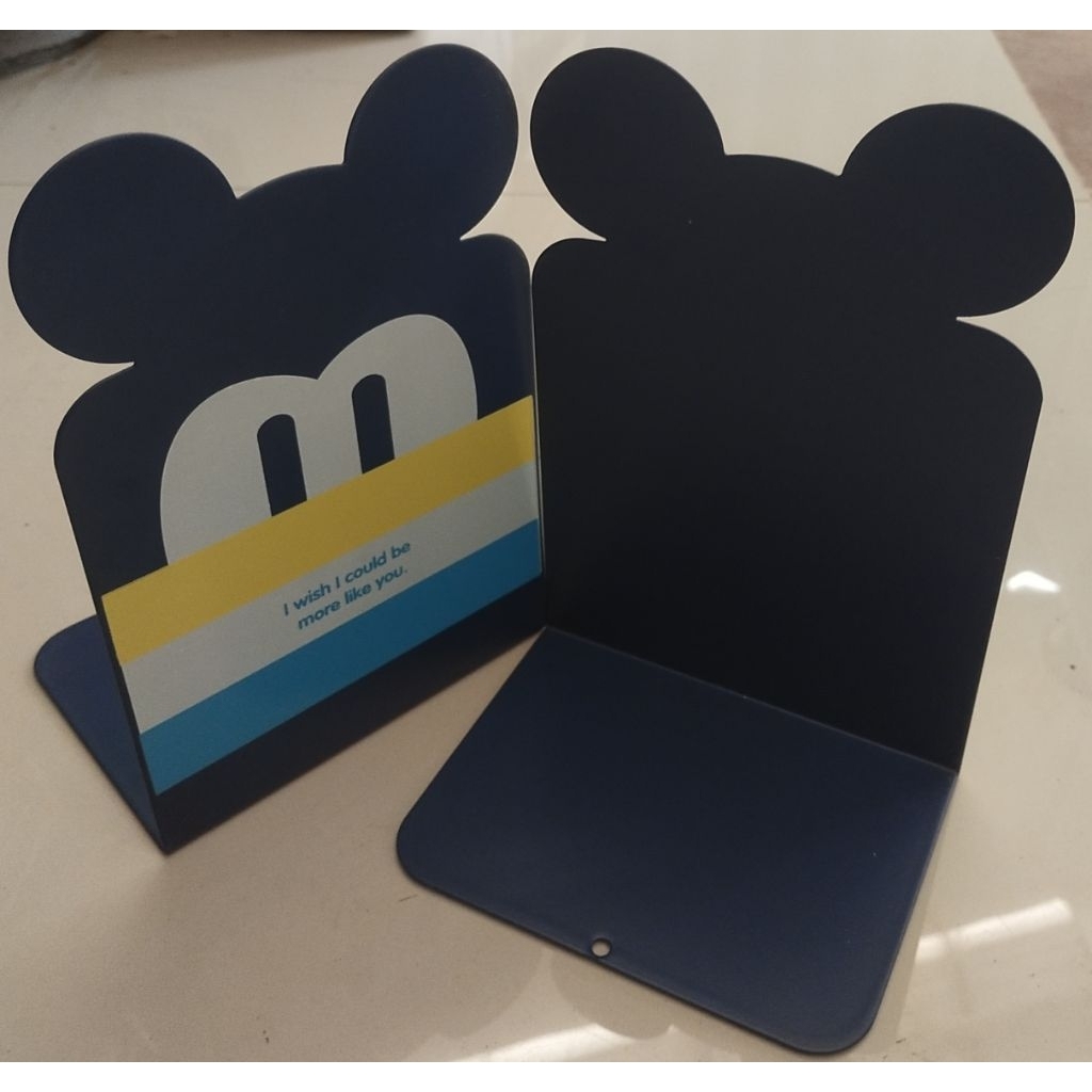 

Pembatas Buku Besi/Penyanggah Buku/Book End Karakter [2 pcs]