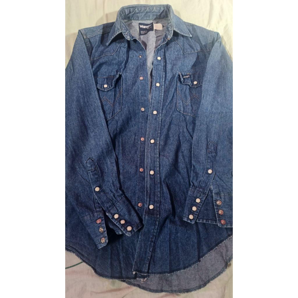Kemeja Denim Wrangler Vintage X-Long Tails