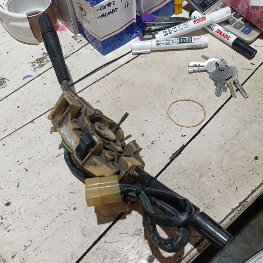 holder lampu panther kotak